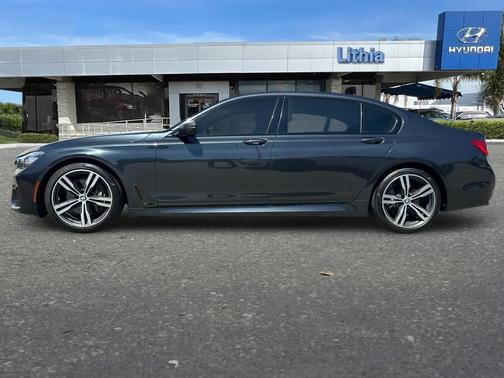 Singapore Gray Metallic 2019 BMW 740 740i