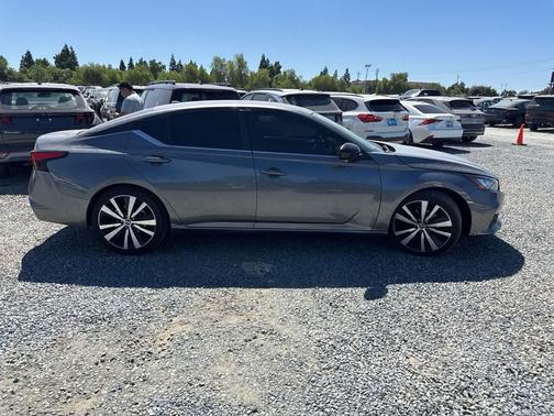 Gun Metallic 2022 Nissan Altima 2.5 SR