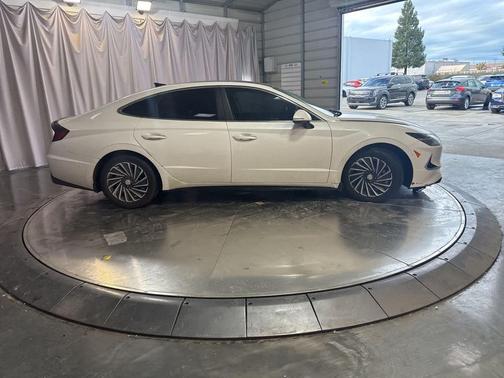 2022 Hyundai SONATA Hybrid Limited