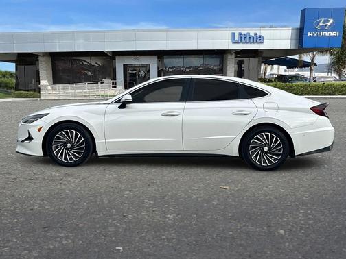 2022 Hyundai SONATA Hybrid Limited
