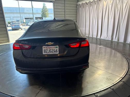 Nightfall Gray Metallic 2018 Chevrolet Malibu LT