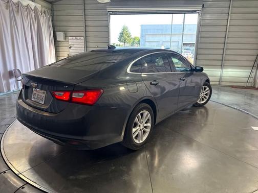 Nightfall Gray Metallic 2018 Chevrolet Malibu LT