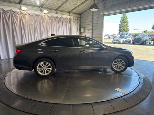 Nightfall Gray Metallic 2018 Chevrolet Malibu LT