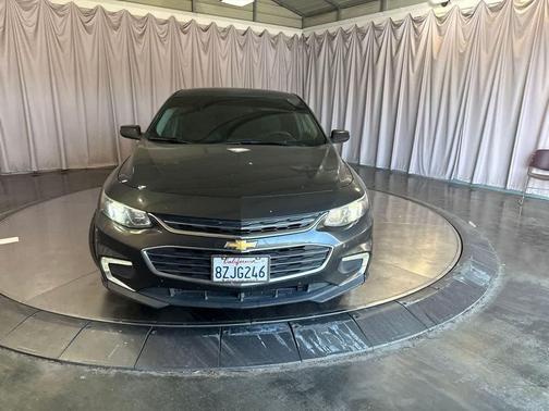 Nightfall Gray Metallic 2018 Chevrolet Malibu LT