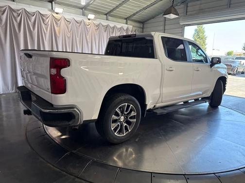 Summit White 2021 Chevrolet Silverado 1500 LT