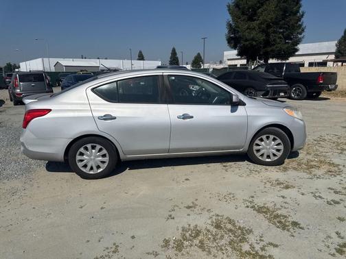 2014 Nissan Versa 1.6 SV