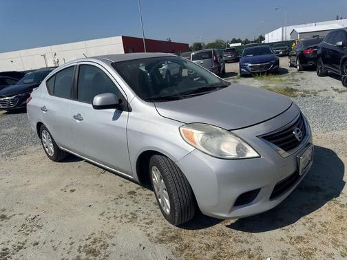 2014 Nissan Versa 1.6 SV
