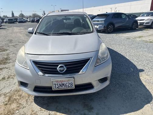 2014 Nissan Versa 1.6 SV