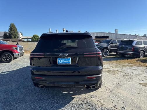 Mosaic Black Metallic 2024 Chevrolet Traverse LT