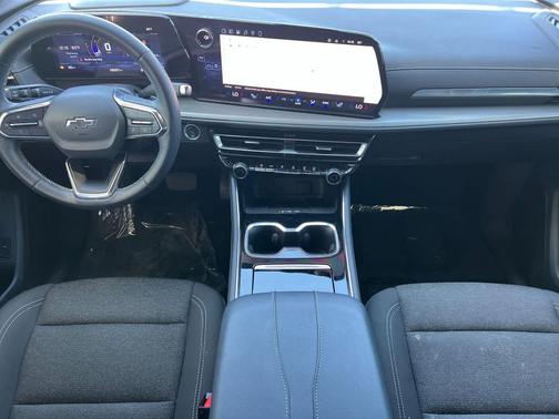 Mosaic Black Metallic 2024 Chevrolet Traverse LT