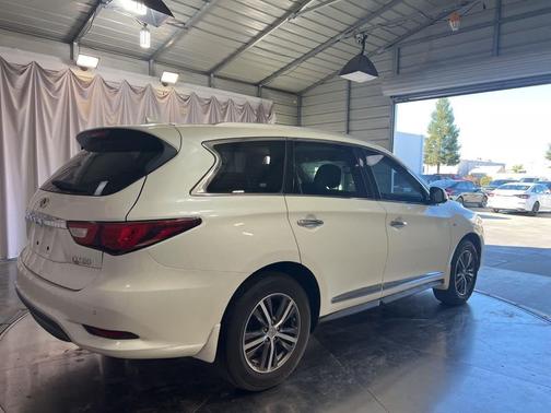 2017 INFINITI QX60 Base