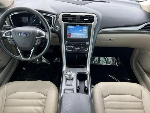 OXFORD WHITE 2017 Ford Fusion Energi SE Luxury