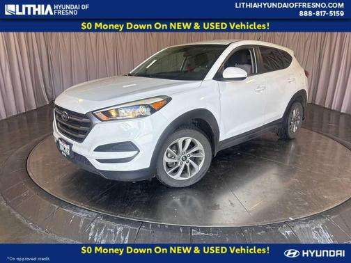Dazzling White 2017 Hyundai TUCSON SE