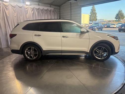 2017 Hyundai SANTA FE Limited Ultimate