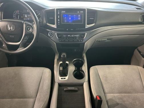 Blue 2017 Honda Pilot EX