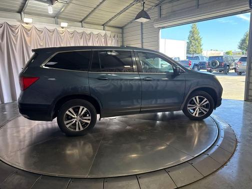 Blue 2017 Honda Pilot EX