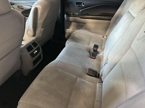 Blue 2017 Honda Pilot EX