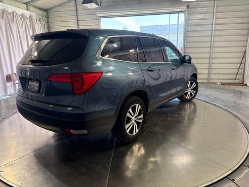Blue 2017 Honda Pilot EX