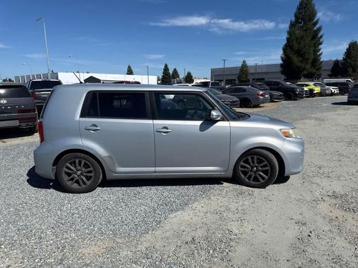 Silver Ignit10n 2013 Scion xB 10 Series