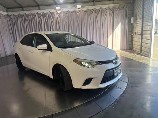 Super White 2015 Toyota Corolla L