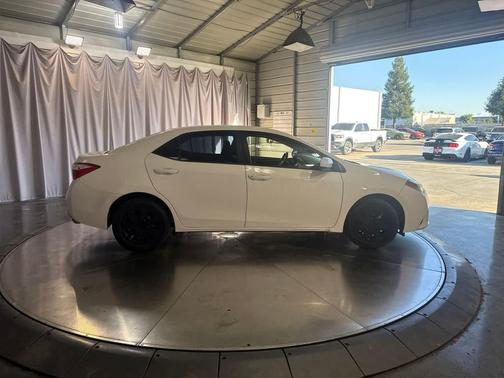 Super White 2015 Toyota Corolla L