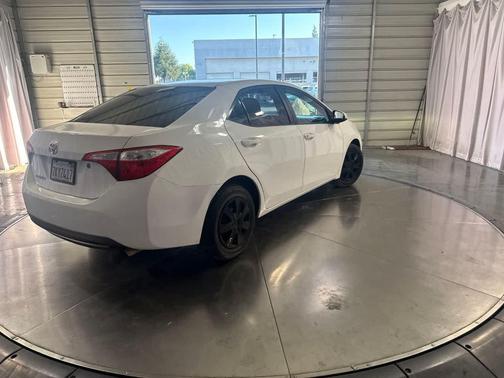 Super White 2015 Toyota Corolla L