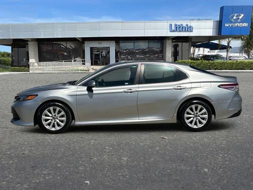 Celestial Silver Metallic 2018 Toyota Camry LE