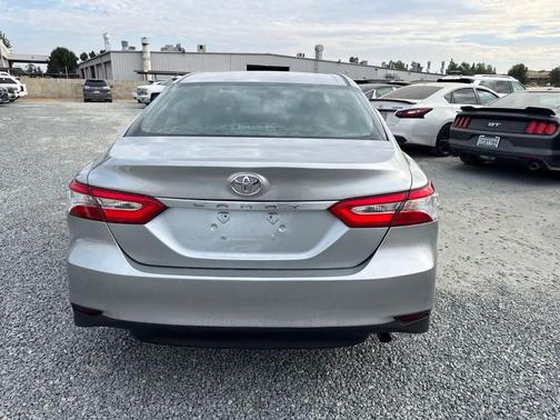 Celestial Silver Metallic 2018 Toyota Camry LE