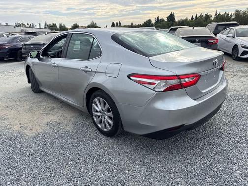 Celestial Silver Metallic 2018 Toyota Camry LE