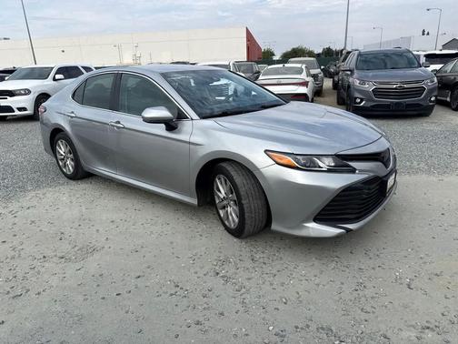 Celestial Silver Metallic 2018 Toyota Camry LE