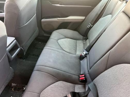 Celestial Silver Metallic 2018 Toyota Camry LE