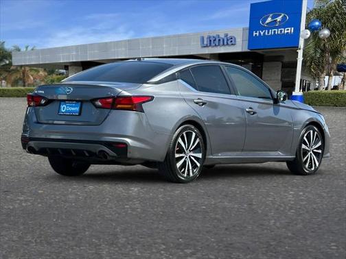 2020 Nissan Altima SR FWD