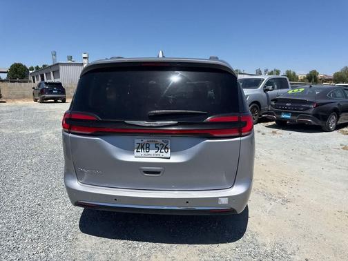 Billet Silver Metallic Clearcoat 2021 Chrysler Pacifica Touring L
