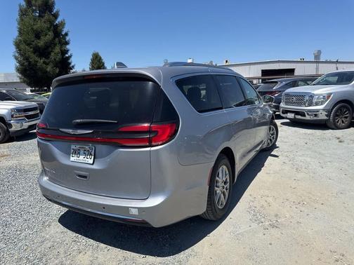 Billet Silver Metallic Clearcoat 2021 Chrysler Pacifica Touring L