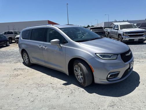Billet Silver Metallic Clearcoat 2021 Chrysler Pacifica Touring L