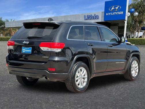 Brilliant Black Crystal Pearlcoat 2015 Jeep Grand Cherokee Laredo