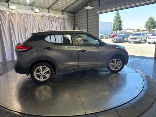 Gun Metallic 2019 Nissan Kicks S