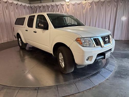 Glacier White 2018 Nissan Frontier SV