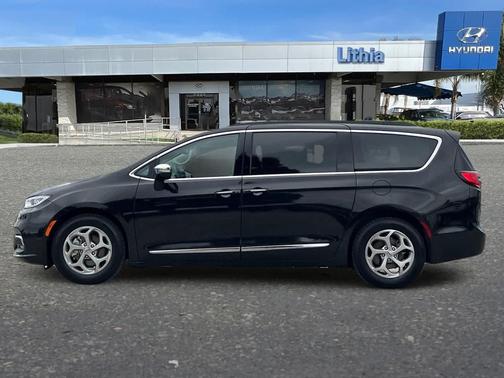 2023 Chrysler Pacifica Limited