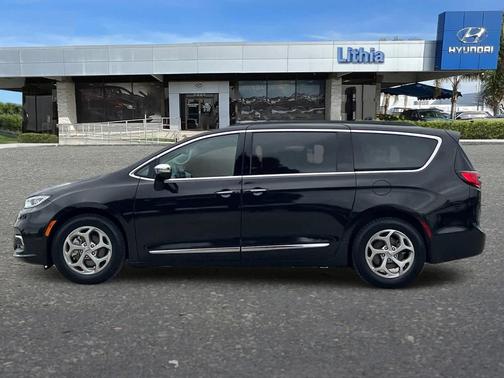 2023 Chrysler Pacifica Limited