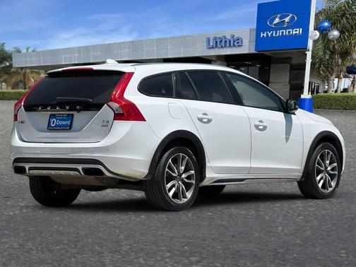 2015 Volvo V60 Cross Country T5 Platinum