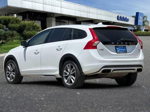 2015 Volvo V60 Cross Country T5 Platinum