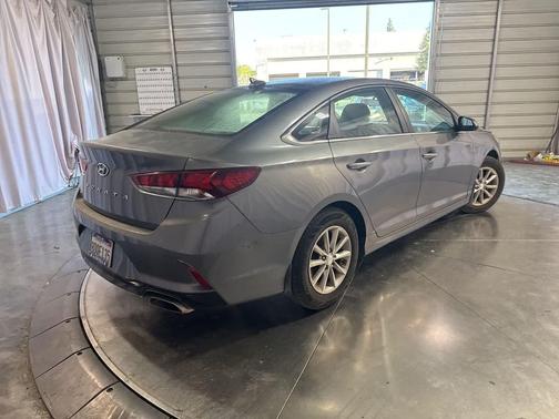 2018 Hyundai SONATA SE