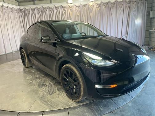 2024 Tesla Model Y Long Range