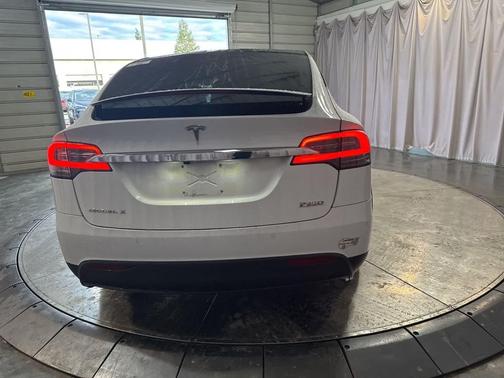 2016 Tesla Model X P90D