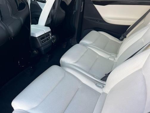 2016 Tesla Model X P90D