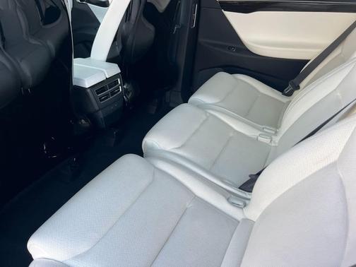 2016 Tesla Model X P90D