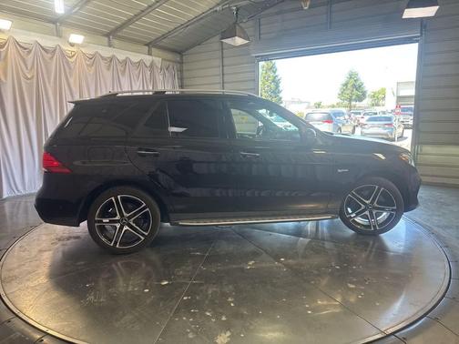 Obsidian Black Metallic 2018 Mercedes-Benz AMG GLE 43 Base 4MATIC