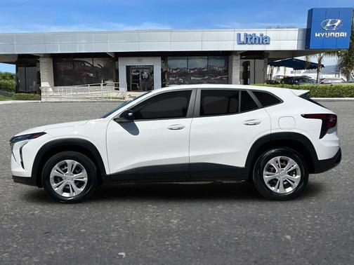 Summit White 2024 Chevrolet Trax LS