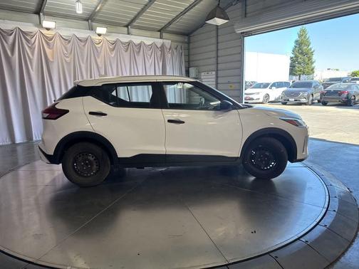 Fresh Powder 2023 Nissan Kicks S